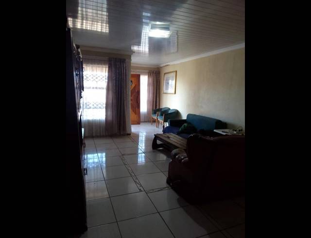 3 BEDROOM HOUSE FOR SALE IN MOGWASE UNIT 5